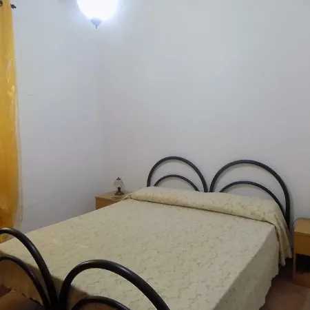 Alessio Apartment *